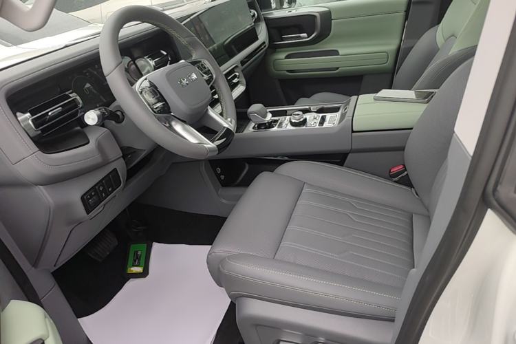 Used BAIC Off-Road BJ40 2026 Model 2.0T Gasoline Standard Edition Left Front Seat