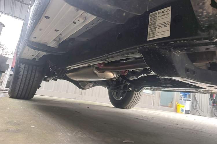Used BAIC Off-Road BJ40 2026 Model 2.0T Gasoline Standard Edition Right Side Sill