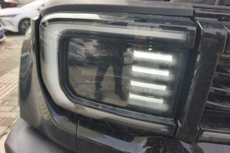 Used BAIC Off-Road BJ40 Electric Drive 2025 Advanced Edition Right Front Headlight