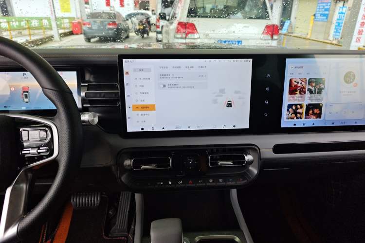 Used BAIC Off-Road BJ40 Electric Drive 2025 Standard Edition Audio And AC Panel