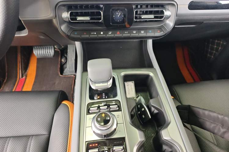 Used BAIC Off-Road BJ40 Electric Drive 2025 Standard Edition Gear Lever
