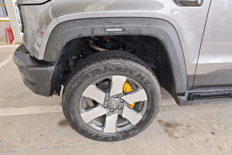 Used BAIC Off-Road BJ40 Electric Drive 2025 Standard Edition Left Front Wheel Hub