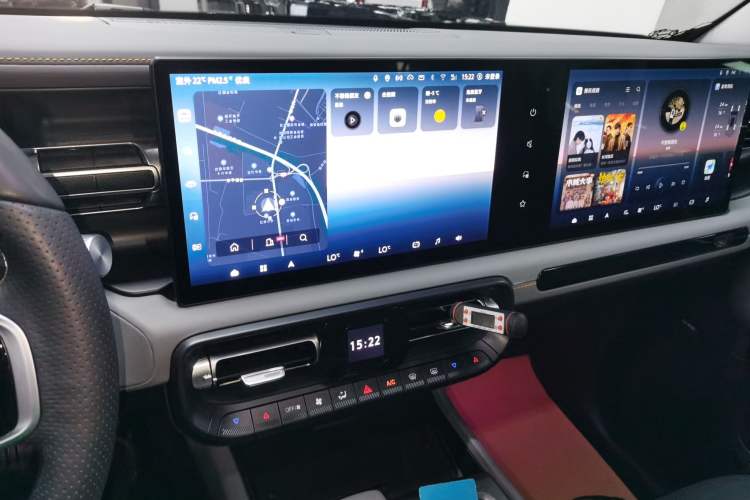 Used BAIC Off-Road BJ40 Electric Drive 2025 Advanced Edition Audio And AC Panel