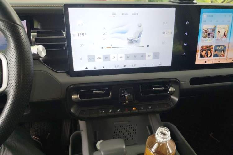 Used BAIC Off-Road BJ40 Electric Drive 2025 Advanced Edition Audio And AC Panel