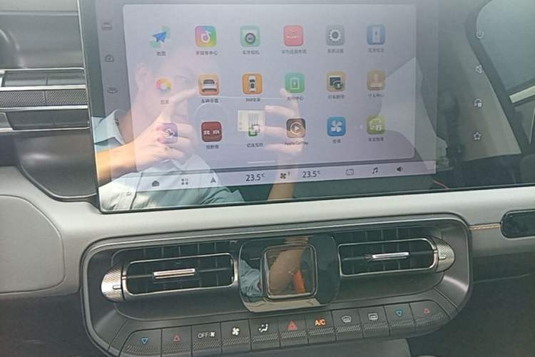 Used BAIC Off-Road BJ40 Electric Drive 2025 Standard Edition Audio And AC Panel