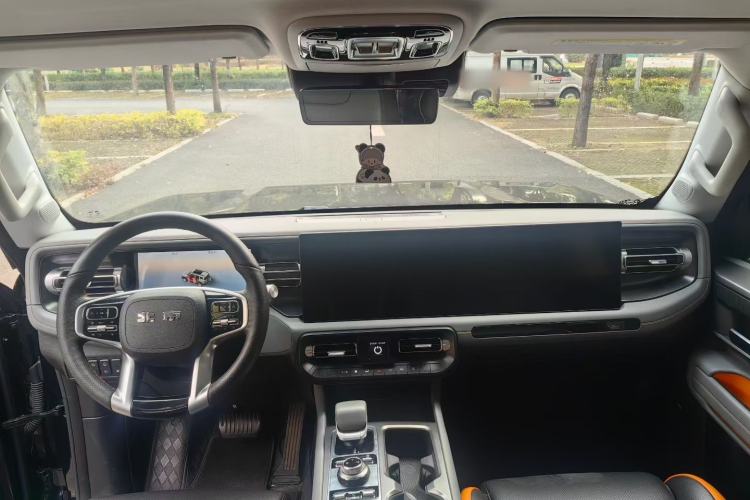 Used BAIC Off-Road BJ40 Electric Drive 2025 Advanced Edition Audio And AC Panel