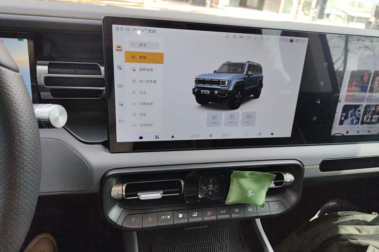 Used BAIC Off-Road BJ40 Electric Drive 2025 Advanced Edition Audio And AC Panel
