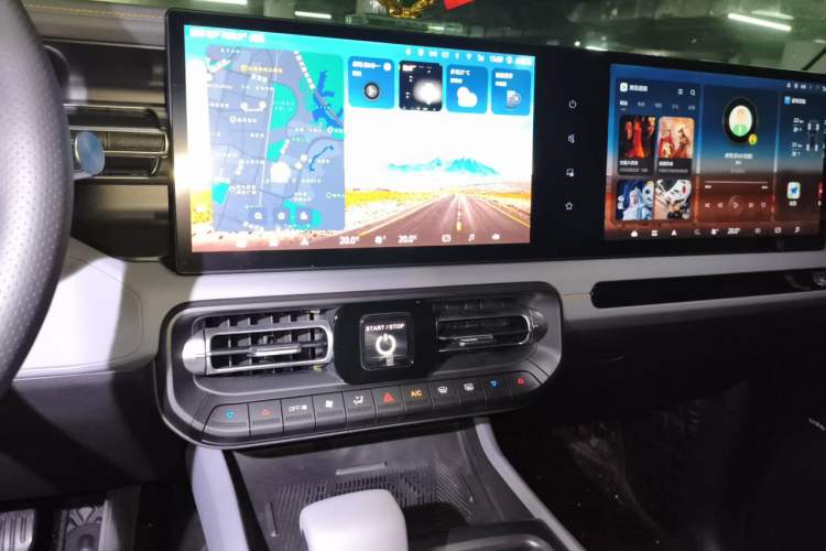 Used BAIC Off-Road BJ40 Electric Drive 2025 Advanced Edition Audio And AC Panel