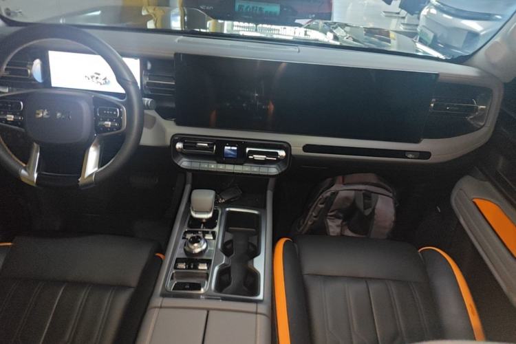 Used BAIC Off-Road BJ40 Electric Drive 2025 Advanced Edition Center Console