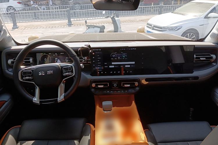 Used BAIC Off-Road BJ40 Electric Drive 2025 Standard Edition Center Console