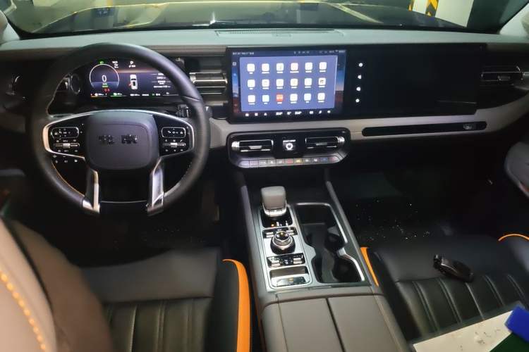Used BAIC Off-Road BJ40 Electric Drive 2025 Advanced Edition Center Console