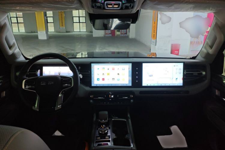 Used BAIC Off-Road BJ40 Electric Drive 2025 Standard Edition Center Console