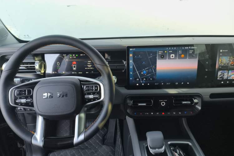 Used BAIC Off-Road BJ40 Electric Drive 2025 Standard Edition Center Console