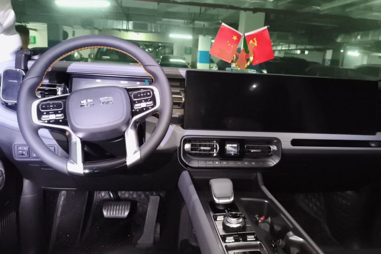 Used BAIC Off-Road BJ40 Electric Drive 2025 Advanced Edition Center Console