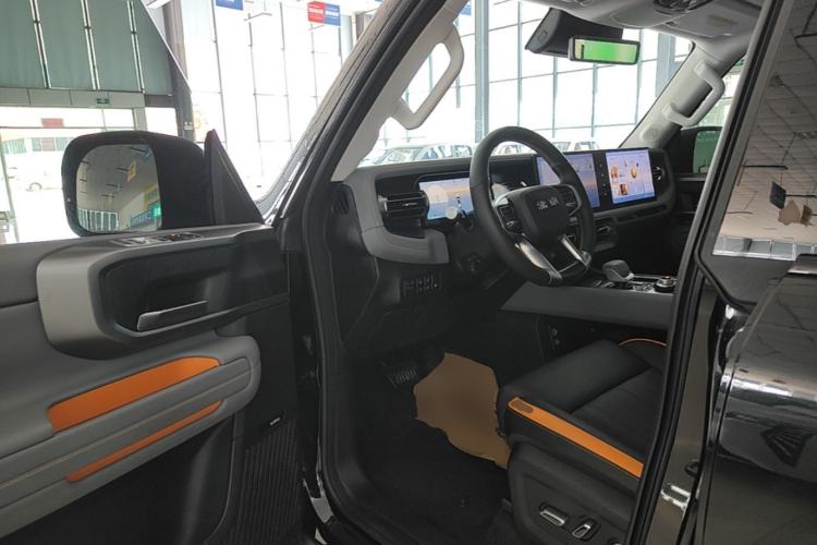 Used BAIC Off-Road BJ40 Electric Drive 2025 Advanced Edition Driver Seat