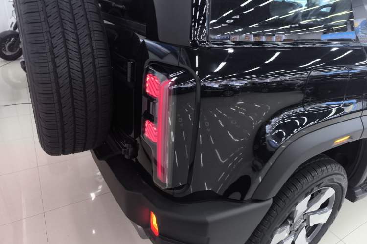 Used BAIC Off-Road BJ40 Electric Drive 2025 Standard Edition Exterior 6