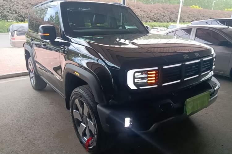Used BAIC Off-Road BJ40 Electric Drive 2025 Model Yuanjing Smart Travel Edition Front Right 45 Deg