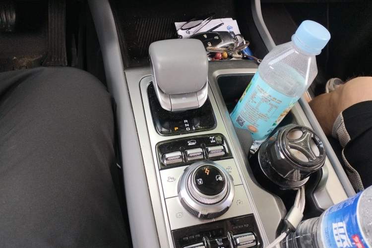 Used BAIC Off-Road BJ40 Electric Drive 2025 Standard Edition Gear Lever