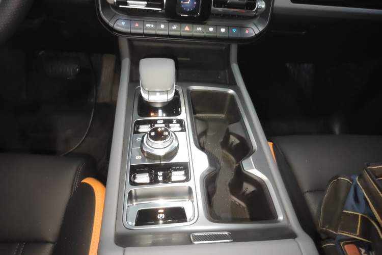 Used BAIC Off-Road BJ40 Electric Drive 2025 Advanced Edition Gear Lever