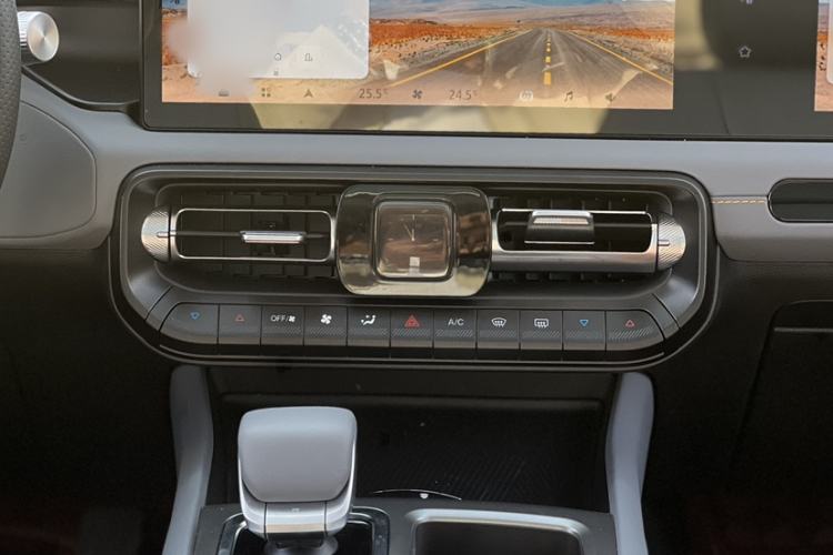 Used BAIC Off-Road BJ40 Electric Drive 2025 Standard Edition Interior 3