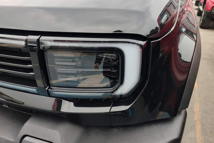 Used BAIC Off-Road BJ40 Electric Drive 2025 Advanced Edition Left Front Headlight