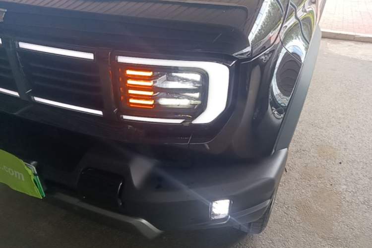 Used BAIC Off-Road BJ40 Electric Drive 2025 Model Yuanjing Smart Travel Edition Left Front Headlight