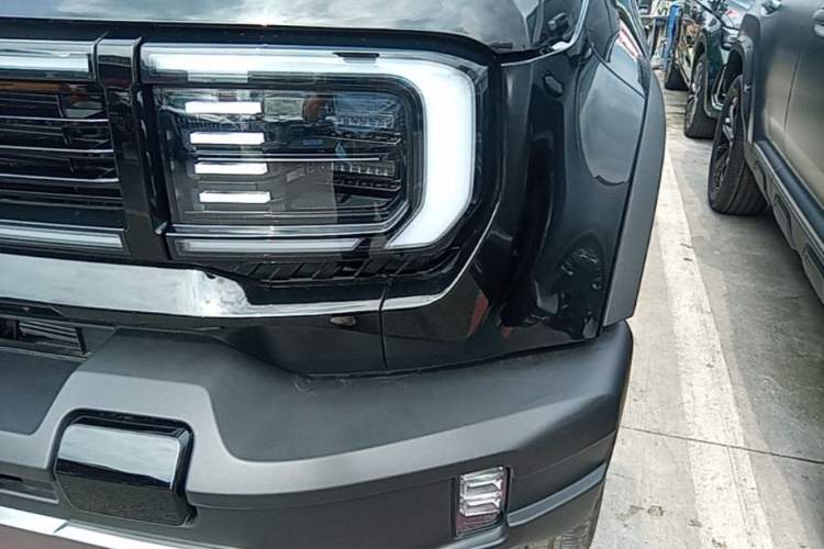 Used BAIC Off-Road BJ40 Electric Drive 2025 Standard Edition Left Front Headlight