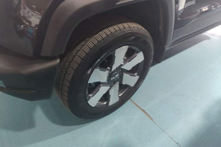 Used BAIC Off-Road BJ40 Electric Drive 2025 Advanced Edition Left Front Wheel Hub