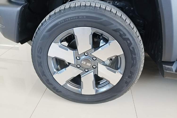 Used BAIC Off-Road BJ40 Electric Drive 2025 Standard Edition Left Front Wheel Hub