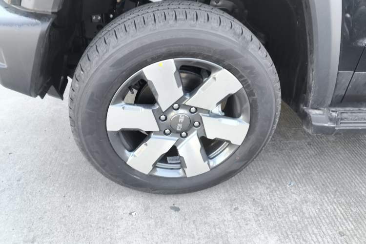 Used BAIC Off-Road BJ40 Electric Drive 2025 Standard Edition Left Front Wheel Hub