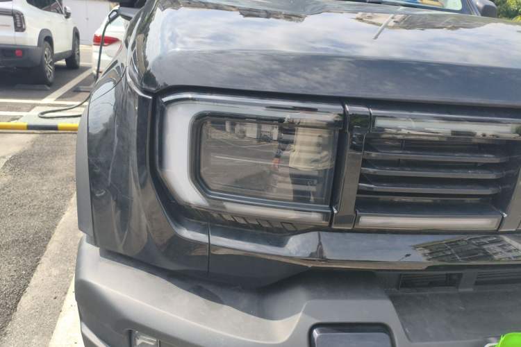 Used BAIC Off-Road BJ40 Electric Drive 2025 Standard Edition Right Front Headlight