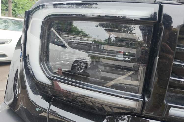 Used BAIC Off-Road BJ40 Electric Drive 2025 Standard Version I Right Front Headlight
