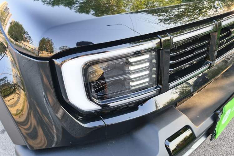 Used BAIC Off-Road BJ40 Electric Drive 2025 Advanced Edition Right Front Headlight
