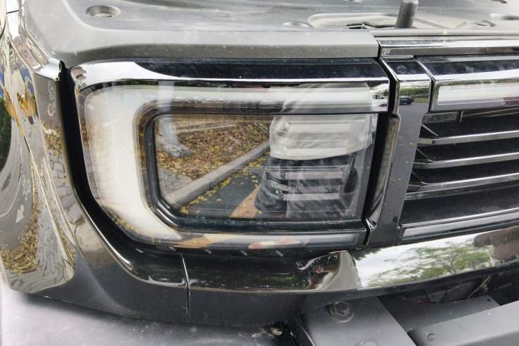 Used BAIC Off-Road BJ40 Electric Drive 2025 Advanced Edition Right Front Headlight