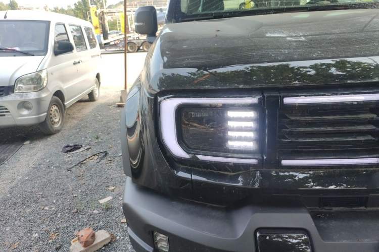 Used BAIC Off-Road BJ40 Electric Drive 2025 Standard Version I Right Front Headlight
