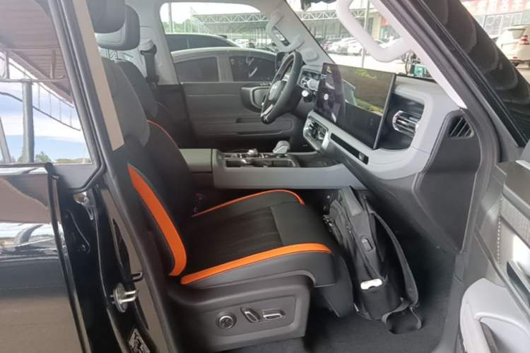 Used BAIC Off-Road BJ40 Electric Drive 2025 Model Yuanjing Smart Travel Edition Right Front Seat