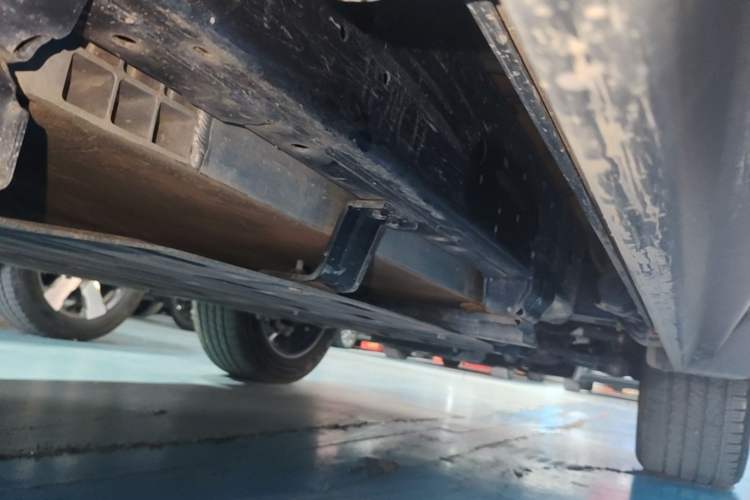 Used BAIC Off-Road BJ40 Electric Drive 2025 Advanced Edition Right Side Sill
