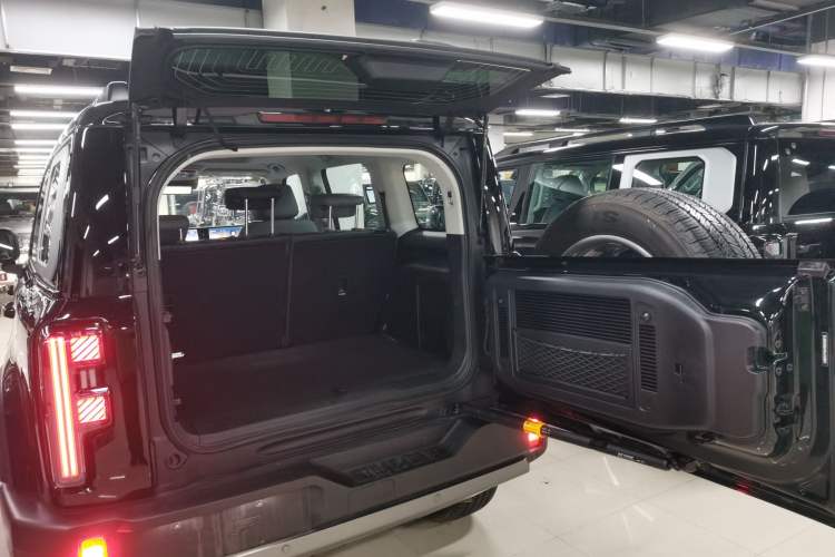 Used BAIC Off-Road BJ40 Electric Drive 2025 Advanced Edition Trunk