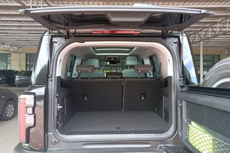 Used BAIC Off-Road BJ40 Electric Drive 2025 Model Yuanjing Smart Travel Edition Trunk