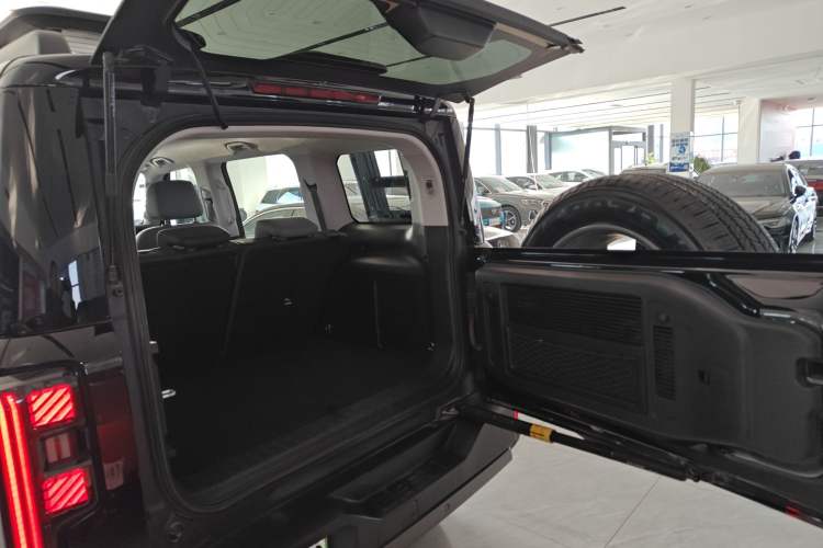 Used BAIC Off-Road BJ40 Electric Drive 2025 Advanced Edition Trunk