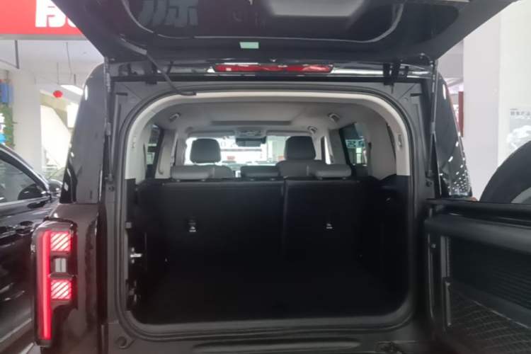 Used BAIC Off-Road BJ40 Electric Drive 2025 Standard Edition Trunk