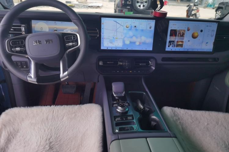 Used BAIC Off-Road BJ40 Electric Drive 2025 Advanced Edition Center Console