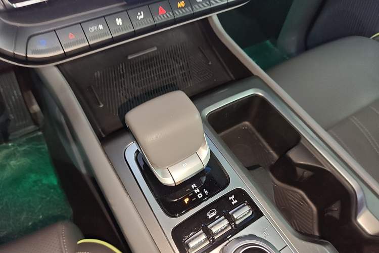 Used BAIC Off-Road BJ40 Electric Drive 2025 Advanced Edition Gear Lever