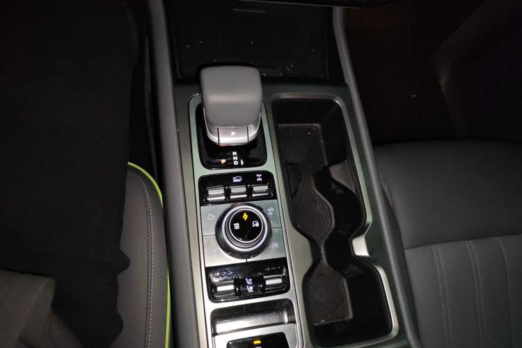 Used BAIC Off-Road BJ40 Electric Drive 2025 Advanced Edition Gear Lever