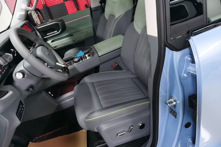 Used BAIC Off-Road BJ40 Electric Drive 2025 Advanced Edition Left Front Seat