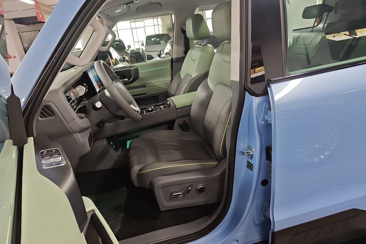 Used BAIC Off-Road BJ40 Electric Drive 2025 Advanced Edition Left Front Seat