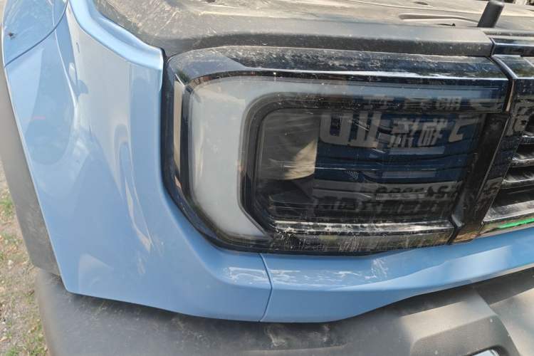 Used BAIC Off-Road BJ40 Electric Drive 2025 Advanced Edition Right Front Headlight