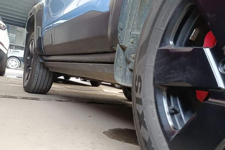 Used BAIC Off-Road BJ40 Electric Drive 2025 Advanced Edition Right Side Sill