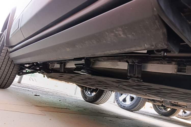 Used BAIC Off-Road BJ40 Electric Drive 2025 Advanced Edition Right Side Sill