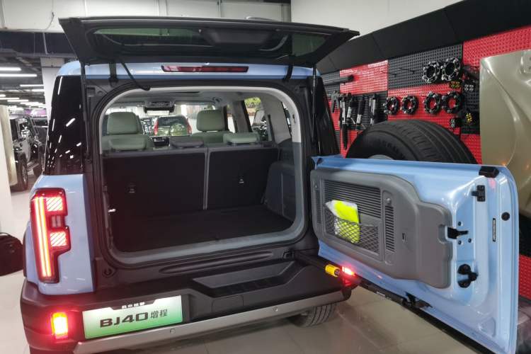 Used BAIC Off-Road BJ40 Electric Drive 2025 Advanced Edition Trunk